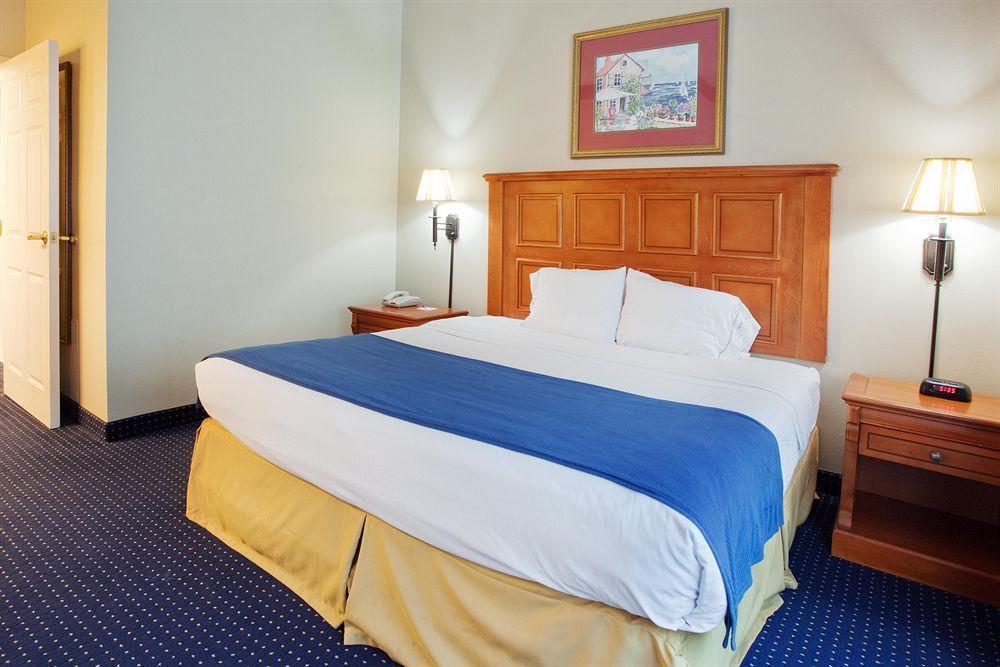Savannah Gateway Hotel & Suites Georgetown Szoba fotó