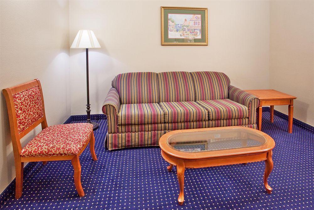 Savannah Gateway Hotel & Suites Georgetown Szoba fotó